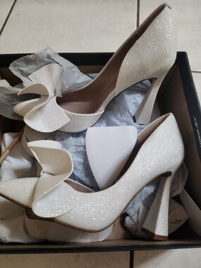 Betsey Johnson Ivory Glitter Pointed Bow High Heels